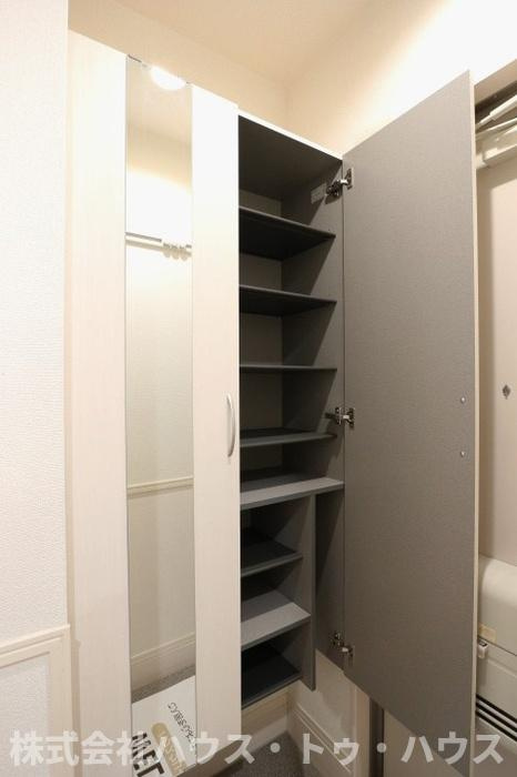 レスポワールアヤの玄関