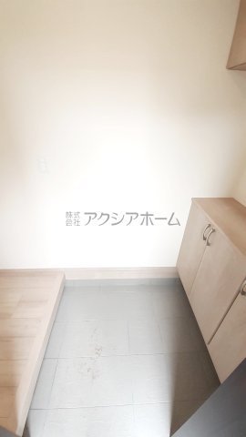 入間市鍵山2丁目・全3棟　新築一戸建　3号棟　～IDS工法～の玄関