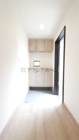 入間市鍵山2丁目・全3棟　新築一戸建　3号棟　～IDS工法～の収納|玄関にはシューズクローゼット