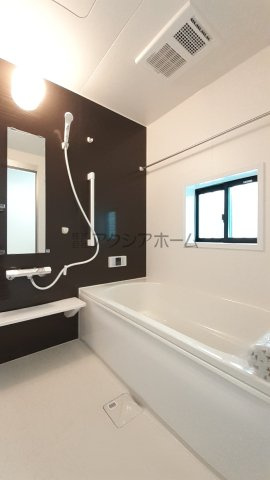 入間市鍵山2丁目・全3棟　新築一戸建　3号棟　～IDS工法～の浴室|雨の日のお洗濯にも嬉しい浴室乾燥機付きシステムバス