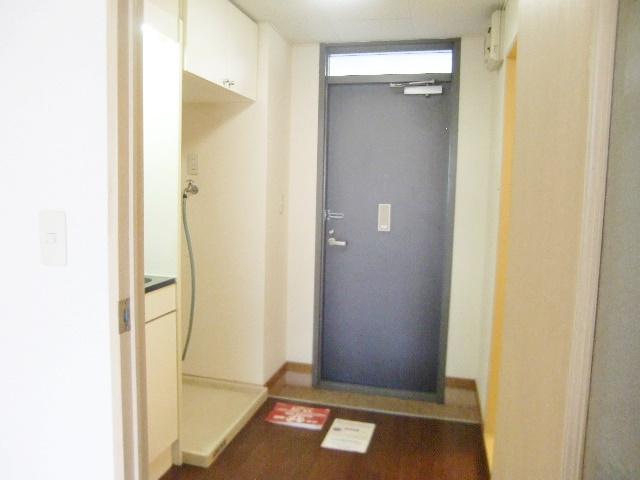 レオパレスクレストの玄関|毎日通る玄関はこちらです