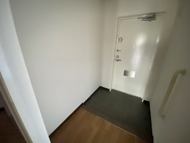 メルベーユ朝日ケ丘の玄関