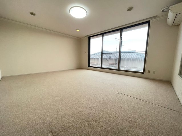 【価格改定】向日市寺戸町西野の洋室|２階洋室
主寝室としてちょうど良い広さのお部屋です(^^)/