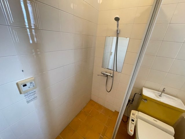 【価格改定】向日市寺戸町西野のトイレ|２階トイレ
シャワールーム付です！