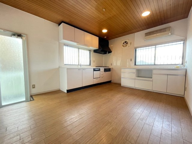 【価格改定】向日市寺戸町西野のキッチン|壁付けキッチンは部屋のスペースをほぼ無駄なく広く活用することが出来ます！