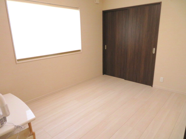 藤岡市小林　中古2480の洋室