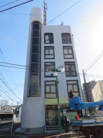 春日部市大畑のビル