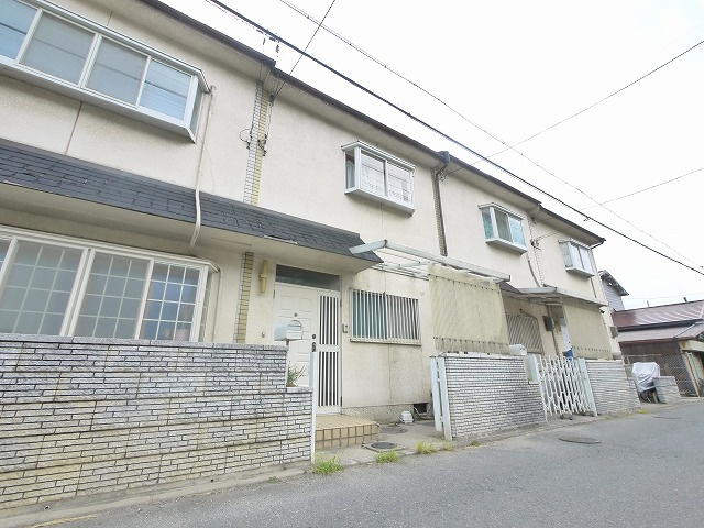 天理市新泉町戸建の外観