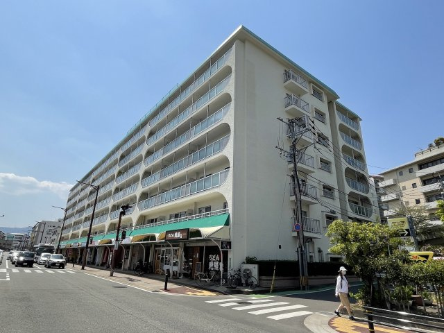 グリーンマンション野間の外観