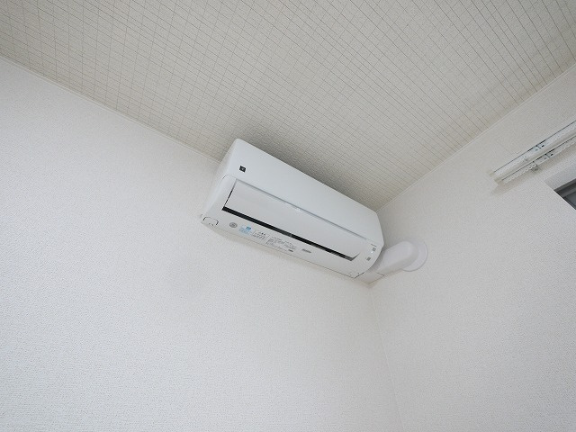 ドリームＸの設備|エアコン設備　モニター付きインターホーン