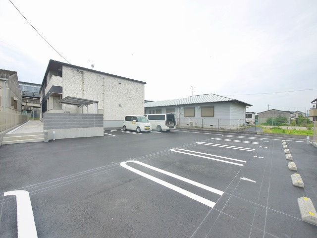 ドリームＸの駐車場|駐車場があるので、車を買う予定の方も安心です