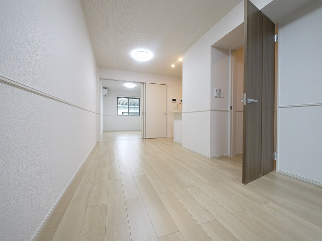 ドリームＸの内装|明るい色調の室内です