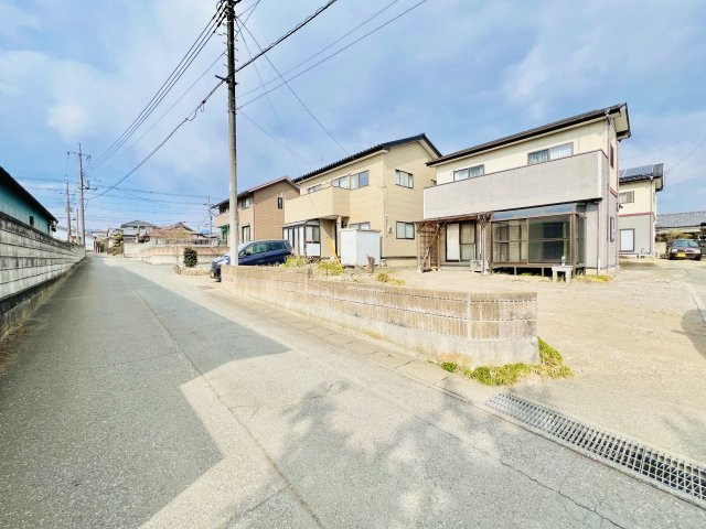 高崎市金古町の前面道路含む現地写真|閑静な住宅地◎