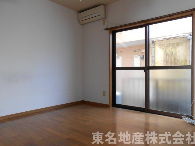 フォーレストメグIIの洋室