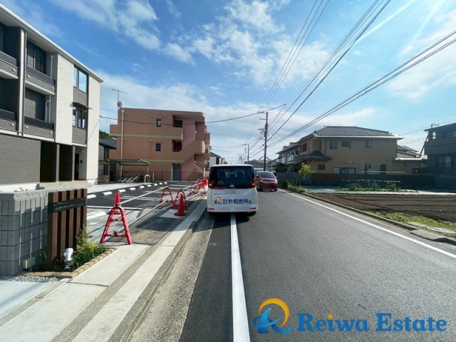 新築戸建　茅ヶ崎市柳島の前面道路含む現地写真