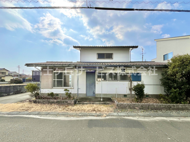 【外観】 | 磐田市福田中島　中古住宅 | 外はこのようになっています