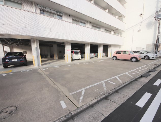 新大宮駅前北ビルの駐車場