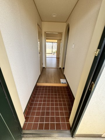 ガーデンヒルズ鐘塚の玄関|別部屋の写真です。