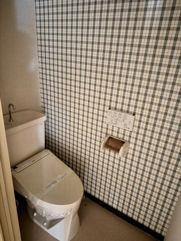 ガーデンヒルズ鐘塚のトイレ|別部屋の写真です。