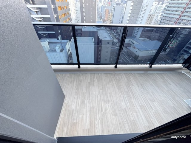 シーズンフラッツ中崎　仲介手数料無料のバルコニー