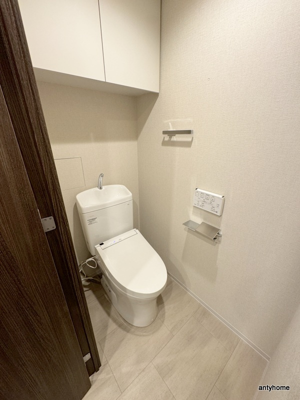 シーズンフラッツ中崎　仲介手数料無料のトイレ