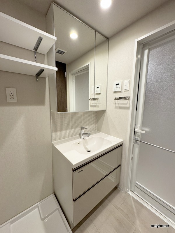 シーズンフラッツ中崎　仲介手数料無料の洗面所