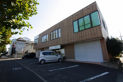 サンライトビル芝塚の駐車場