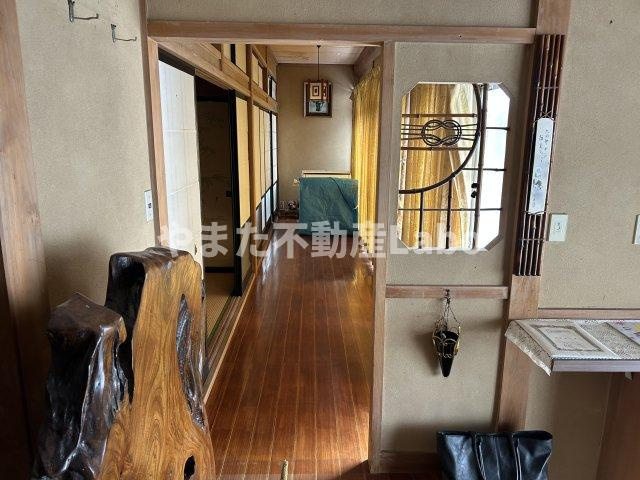 倉吉市円谷町中古戸建ての玄関