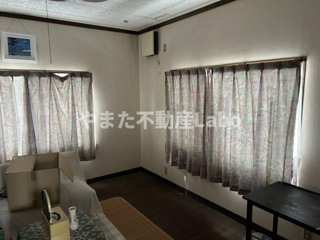 倉吉市円谷町中古戸建ての洋室