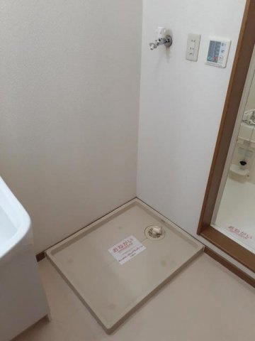 ルート３＆カーサⅢの内装|明るい色調の室内です
