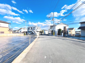 【前面道路含む現地写真】