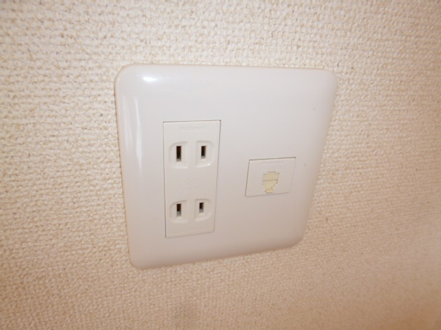 シャン・ド・フルールのその他|電話モジュラー