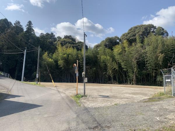 屋山上物付き　土地の外観
