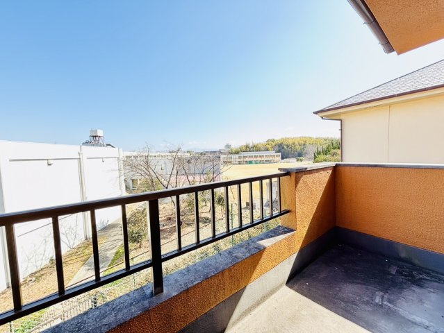 岸和田市額原町　中古戸建のバルコニー