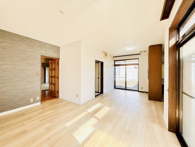 岸和田市額原町　中古戸建の居間・リビング