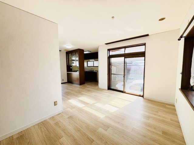 岸和田市額原町　中古戸建の居間・リビング