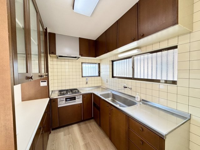 岸和田市額原町　中古戸建のキッチン