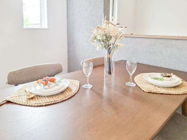 センチュリータウン関園ⅡSのその他|キッチンとつながる造りで、配膳や片付けもスムーズです。
カウンター越しに会話も弾みそう♪