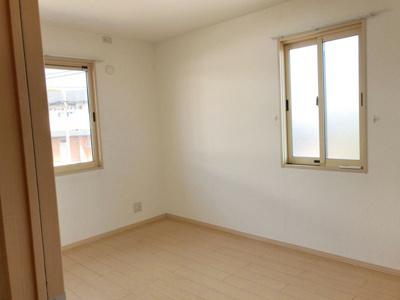 【居間・リビング】 | ルミエール 壱番館 | 使いやすいリビングです