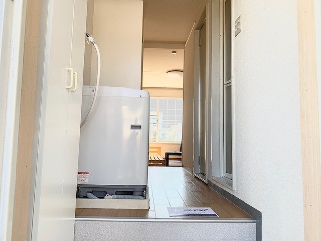 レオパレス南条の玄関