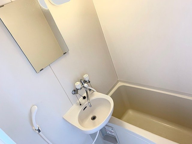 レオパレス南条の浴室