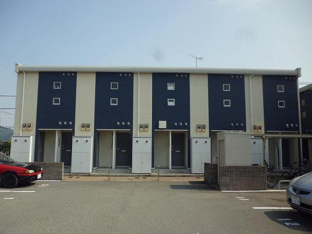 レオネクストタカス壱番館の玄関