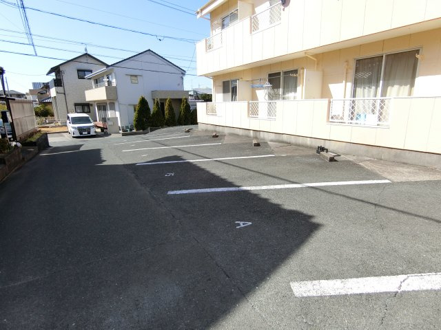カクサン可美タウンⅠの駐車場