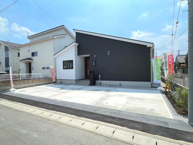 藤岡市小林24-1期（全1棟）1号棟の前面道路含む現地写真