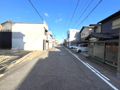 【前面道路含む現地写真】 | 南区六条町四丁目　売地 | 前面道路