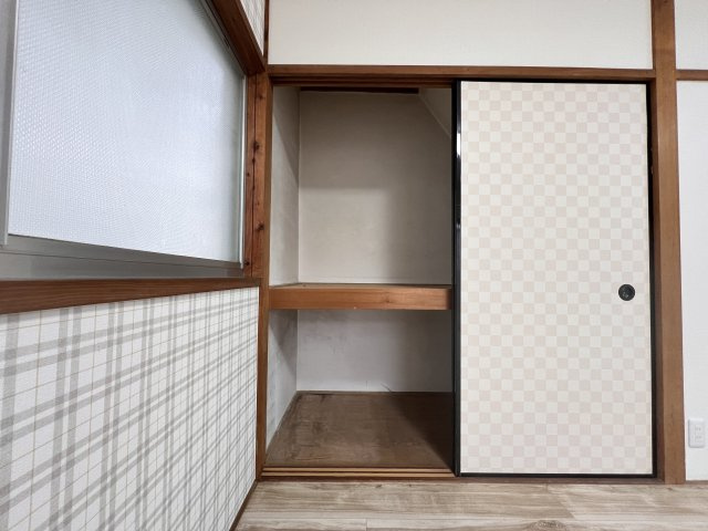 神明石塚　貸家の収納