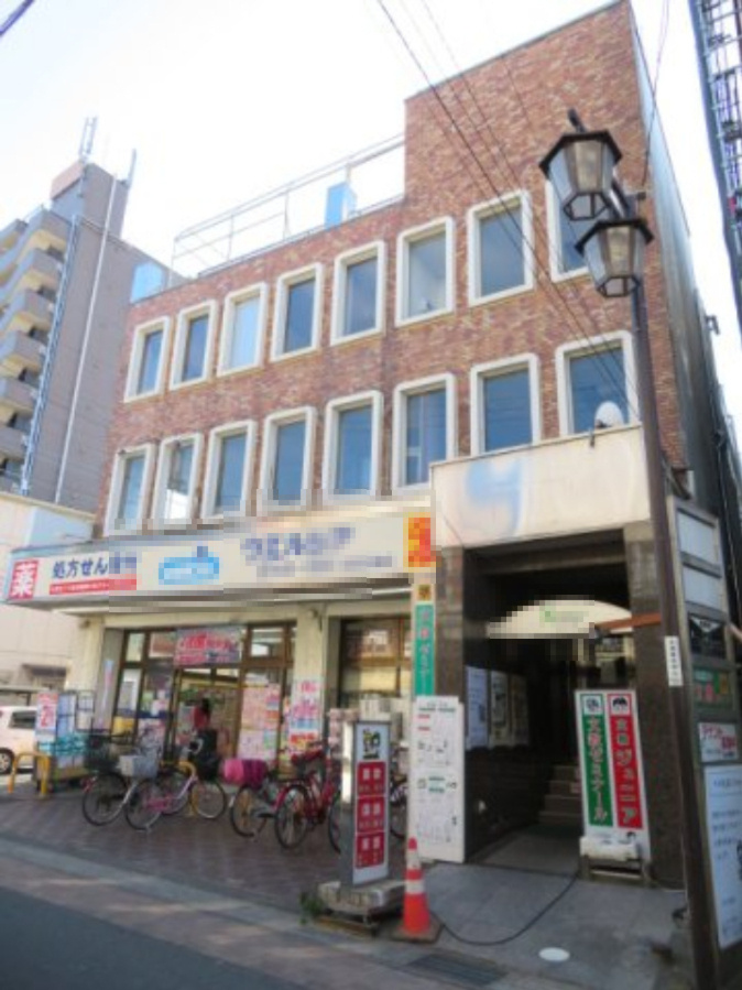 越谷市大字袋山のビルの外観