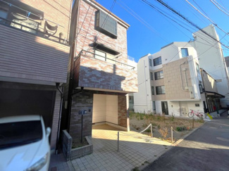 【外観】 | 2025年2月22日撮影
現在、物件左側の古家解体前です。