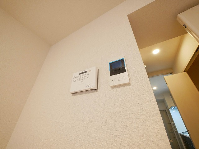 ウエストメゾン北袋Ⅰのセキュリティ|モニター付きインターホンです