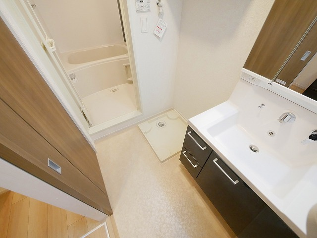 ウエストメゾン北袋Ⅰの洗面所|広い洗面スペース